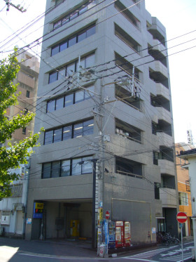 天神赤い風船ビル　本館の外観主画像