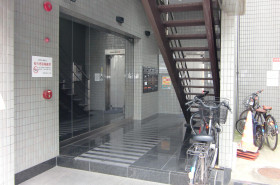 天神赤い風船ビル　本館の補足画像2