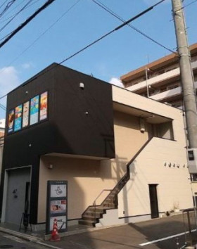 YBSビルの外観主画像